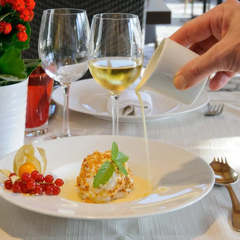 **  Logis Hotel Restaurant Horizon 117 Sentaraille France
